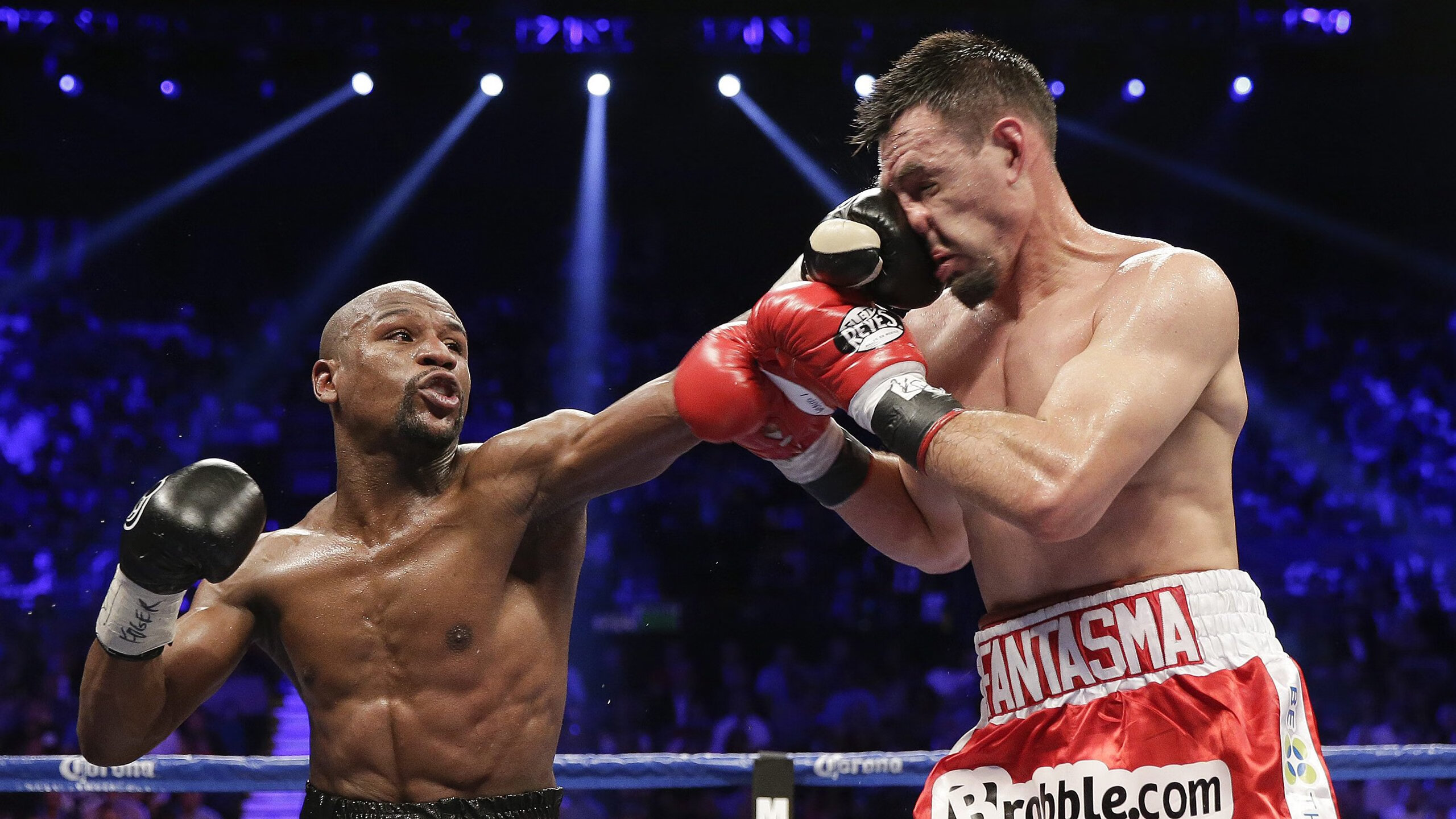 世界沙漠徒步大会敦煌站 沙丘连绵成参赛者“柔软地狱”