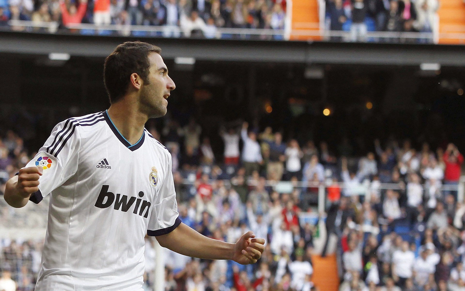 他注定成为巨星，他注定会成为一个明星英语翻译